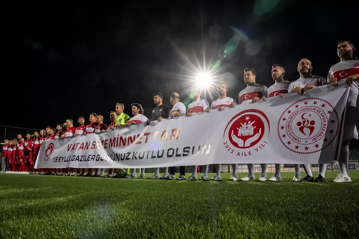 Ankara\'da 19 Eylül Gaziler Günü dolayısıyla futbol müsabakası düzenlendi