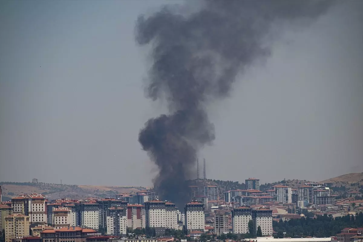 Altındağ\'da Fayans Fabrikasında Yangın