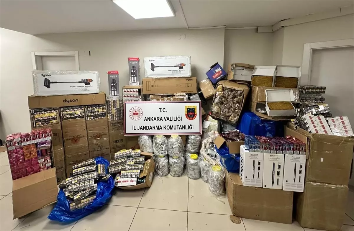 Ankara\'da Kaçak Tütün ve Elektronik Aletler Ele Geçirildi