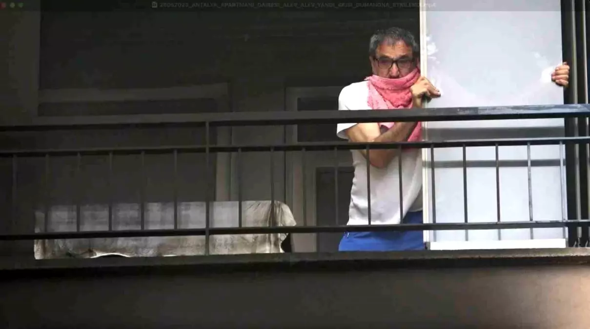 Antalya\'da Yangın: 6 Mahsur Kurtarıldı