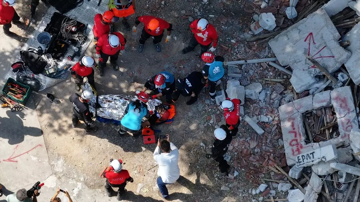 Antalya\'da Deprem Tatbikatı Yapıldı