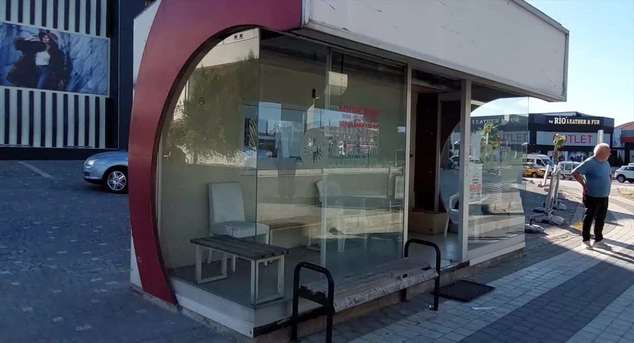 Manavgat\'ta Otobüs Durağında Ölüm
