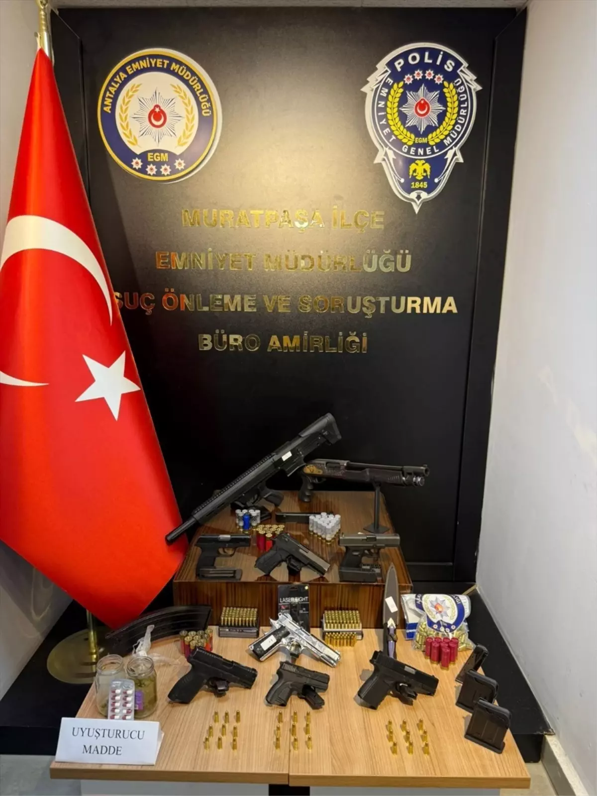 Antalya\'da Huzur Operasyonu: 10 Gözaltı