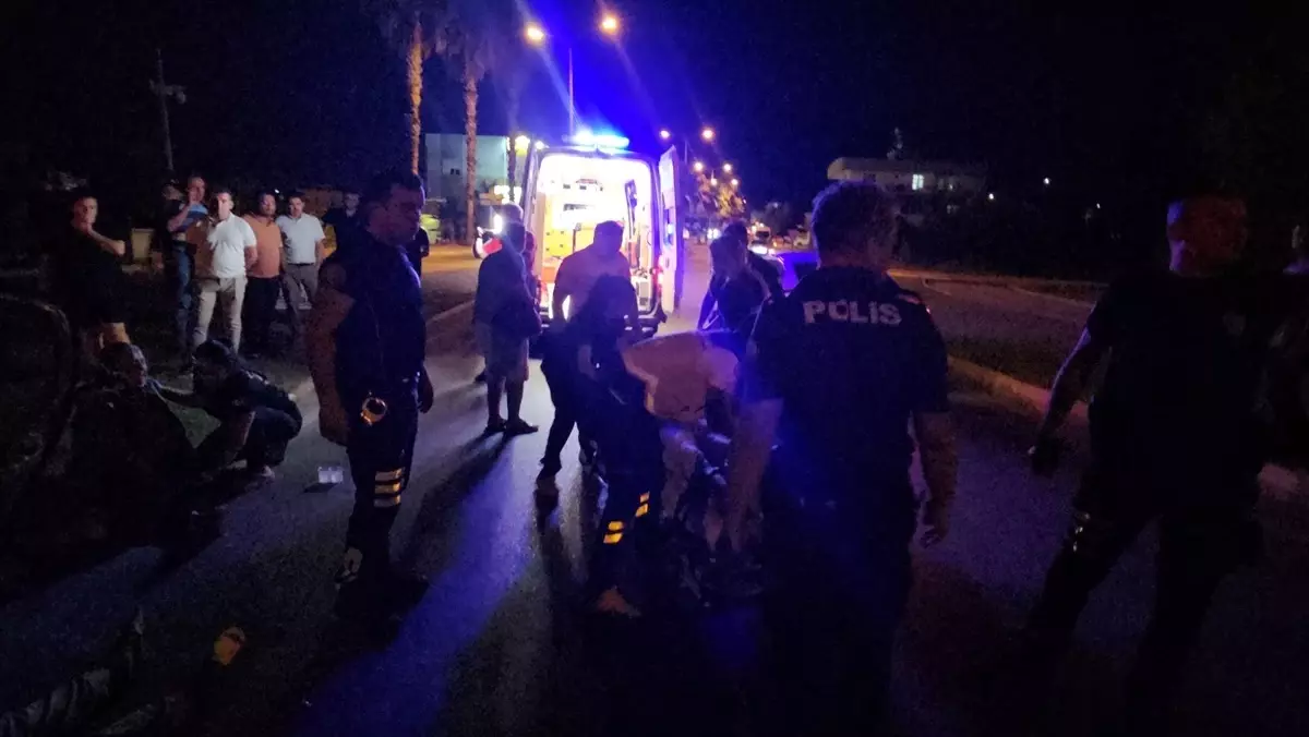 Manavgat\'ta Trafik Kazası: 5 Yaralı