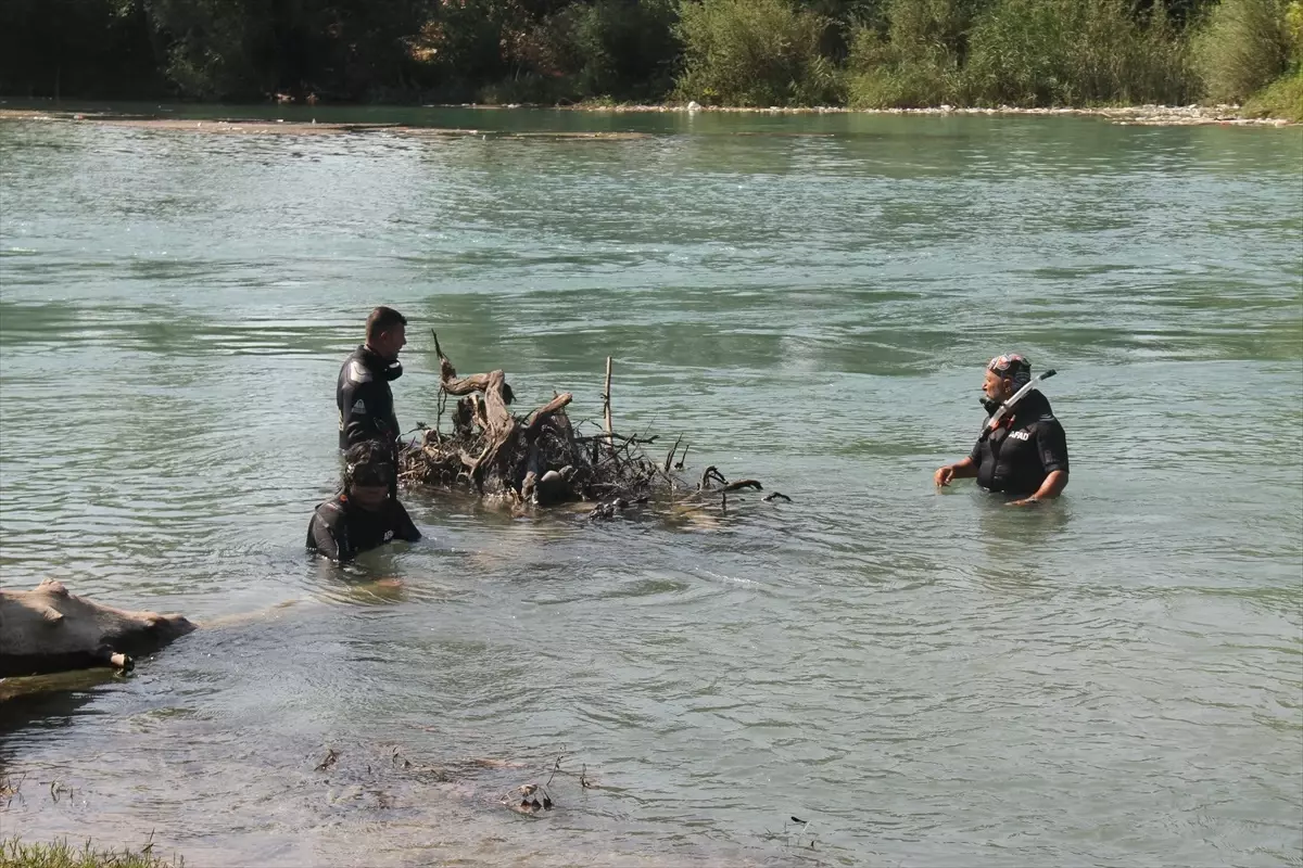 Antalya\'da 15 Yaşındaki Çocuk İçin Arama Çalışmaları Ara Verildi