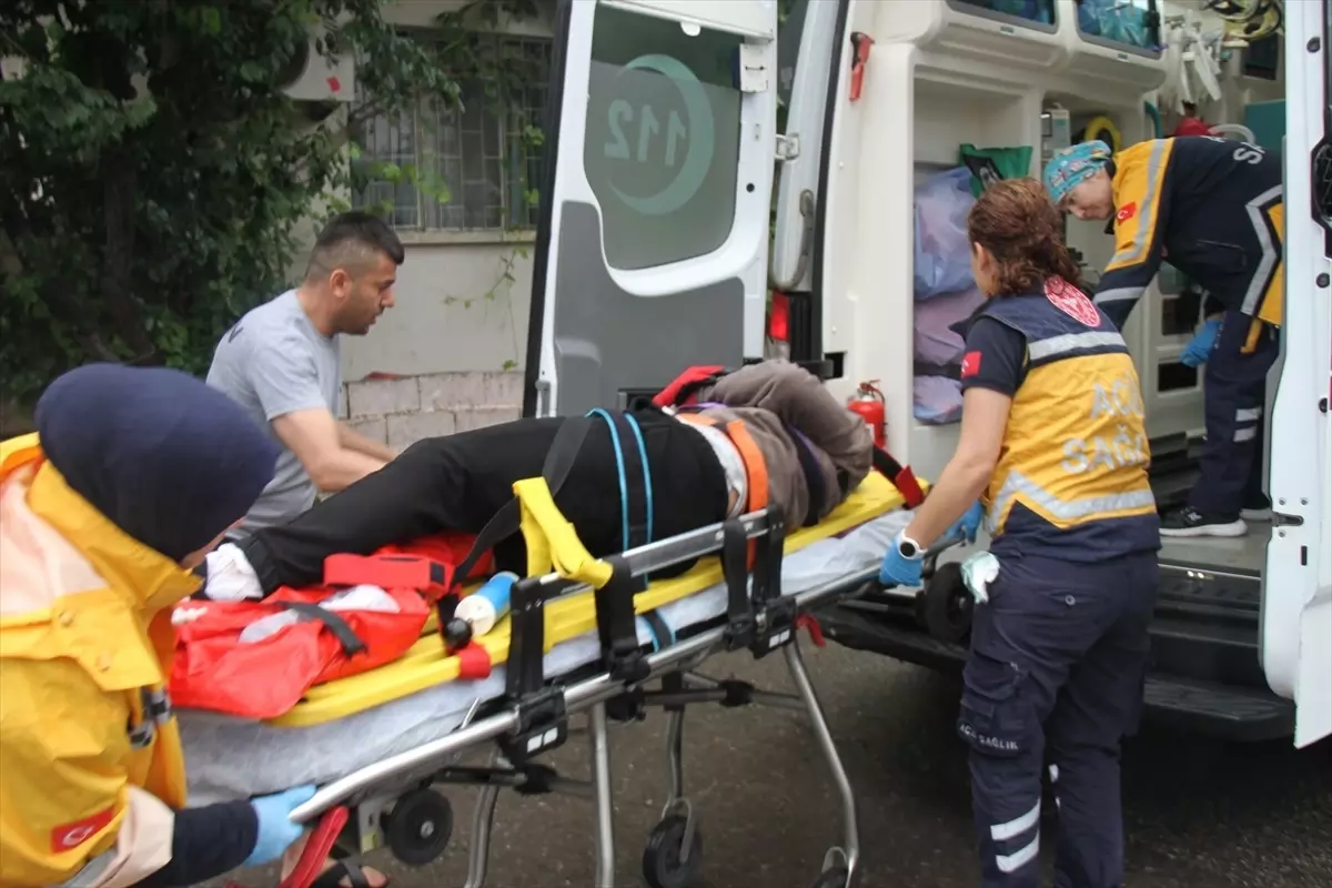 Antalya\'da Motosiklet Kazası: Bir Yaralı