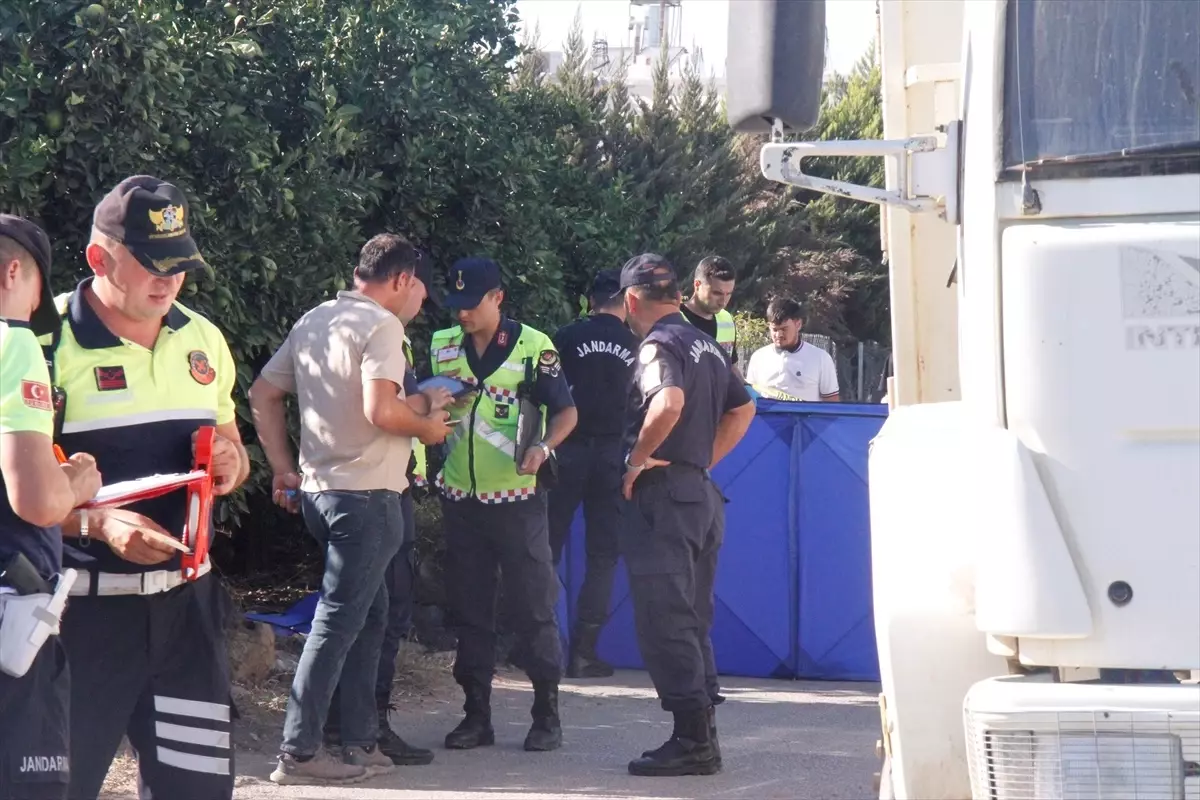 Antalya\'da Motosiklet Kazası: Bir Genç Hayatını Kaybetti