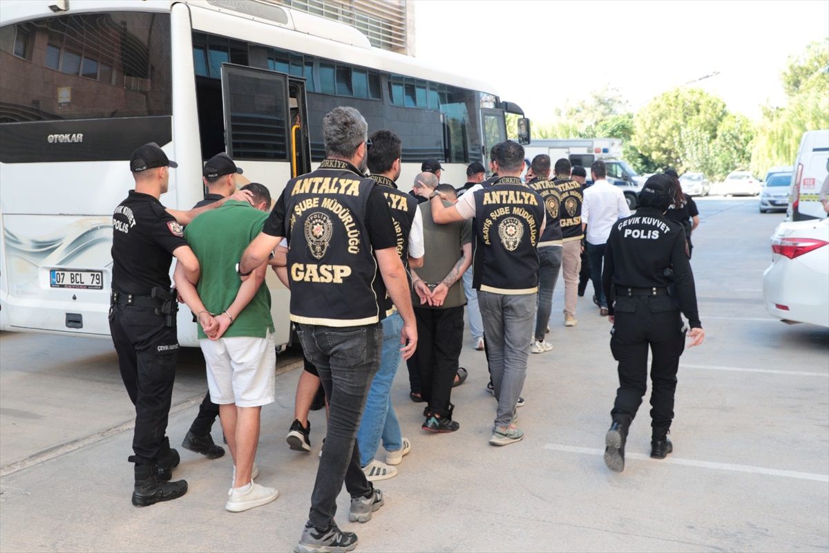 Antalya\'da Silahlı Suç Örgütü Operasyonu