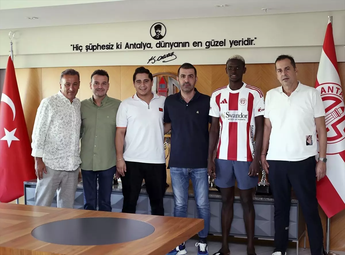 Antalyaspor Bachir Gueye\'yi Transfer Etti