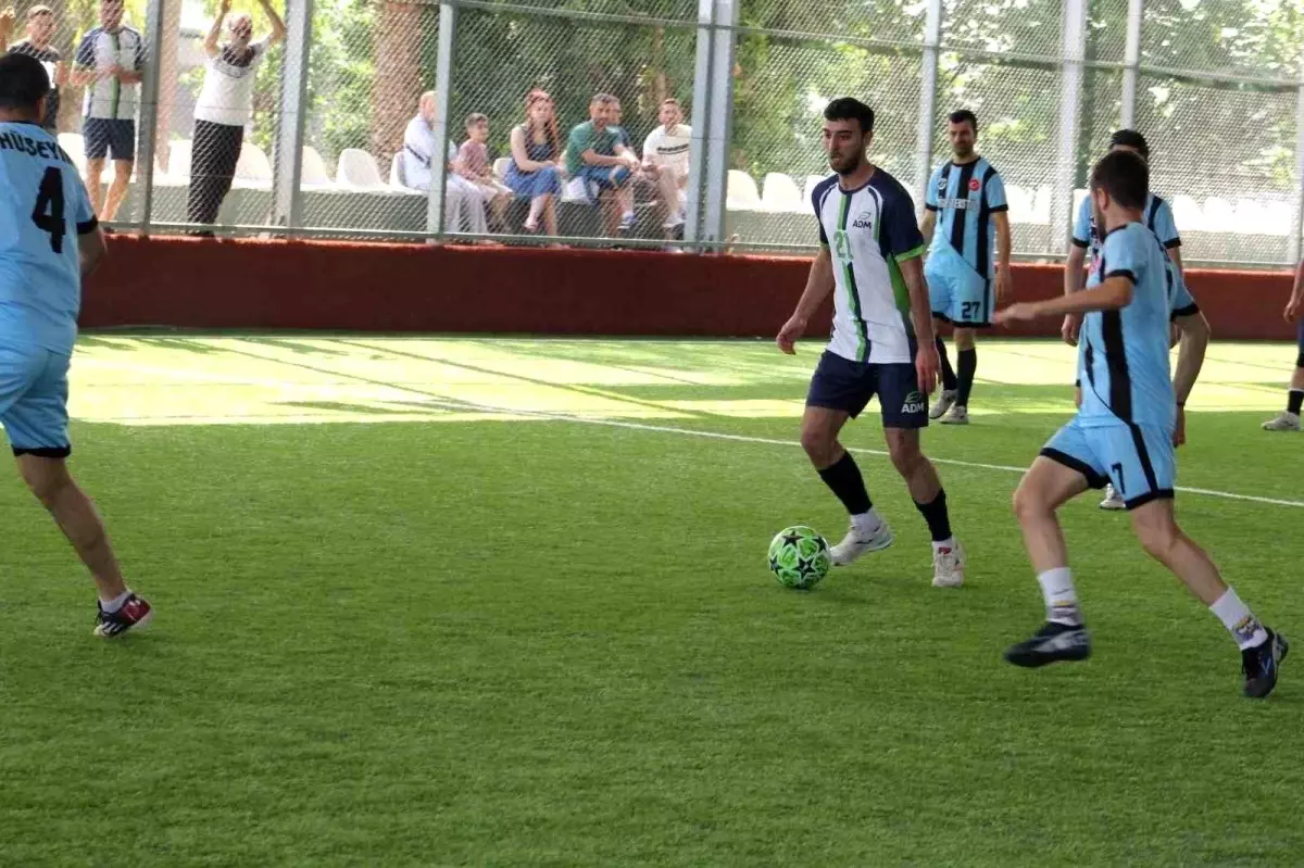 AOSB Futbol Turnuvası\'nda Çeyrek Final Heyecanı