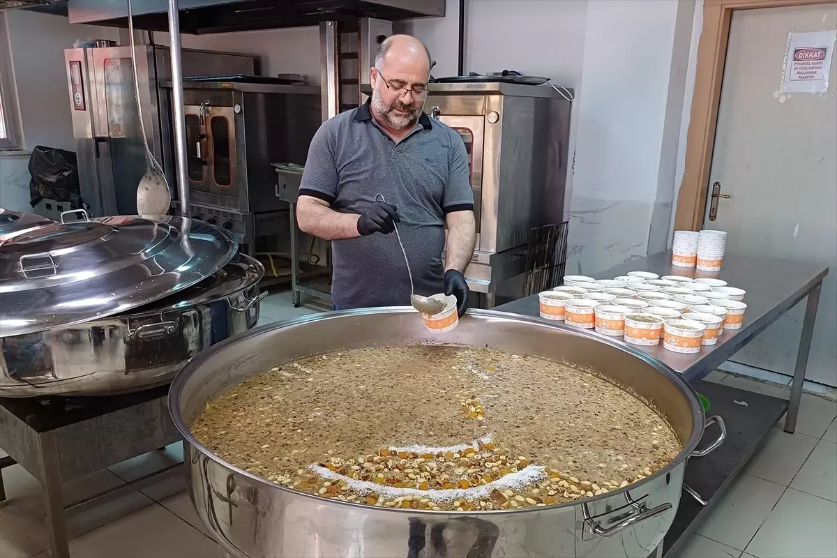 Araban\'da 700 Vatandaşa Aşure Dağıtıldı