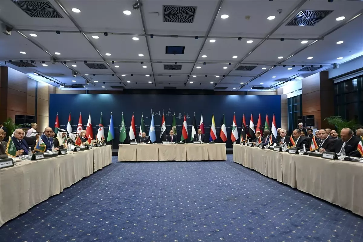 Arap Birliği İstanbul\'da Toplandı