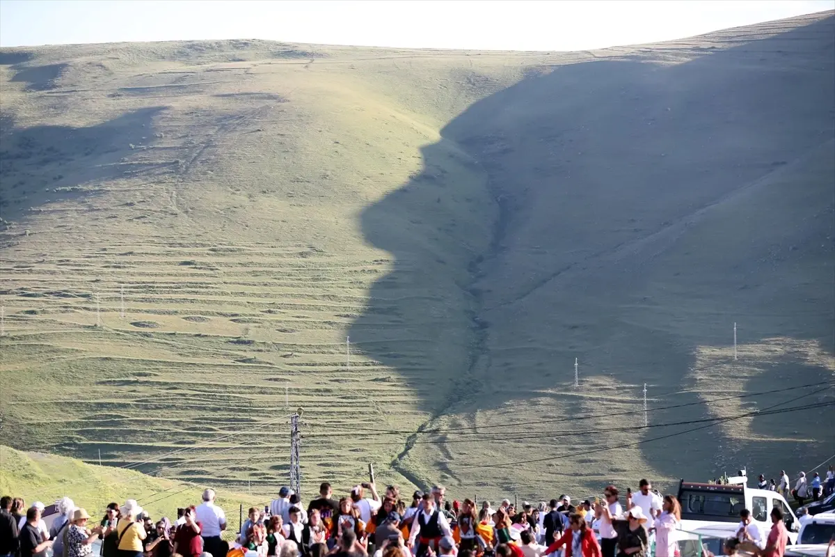 Damal\'da Atatürk Silüeti Şenliği