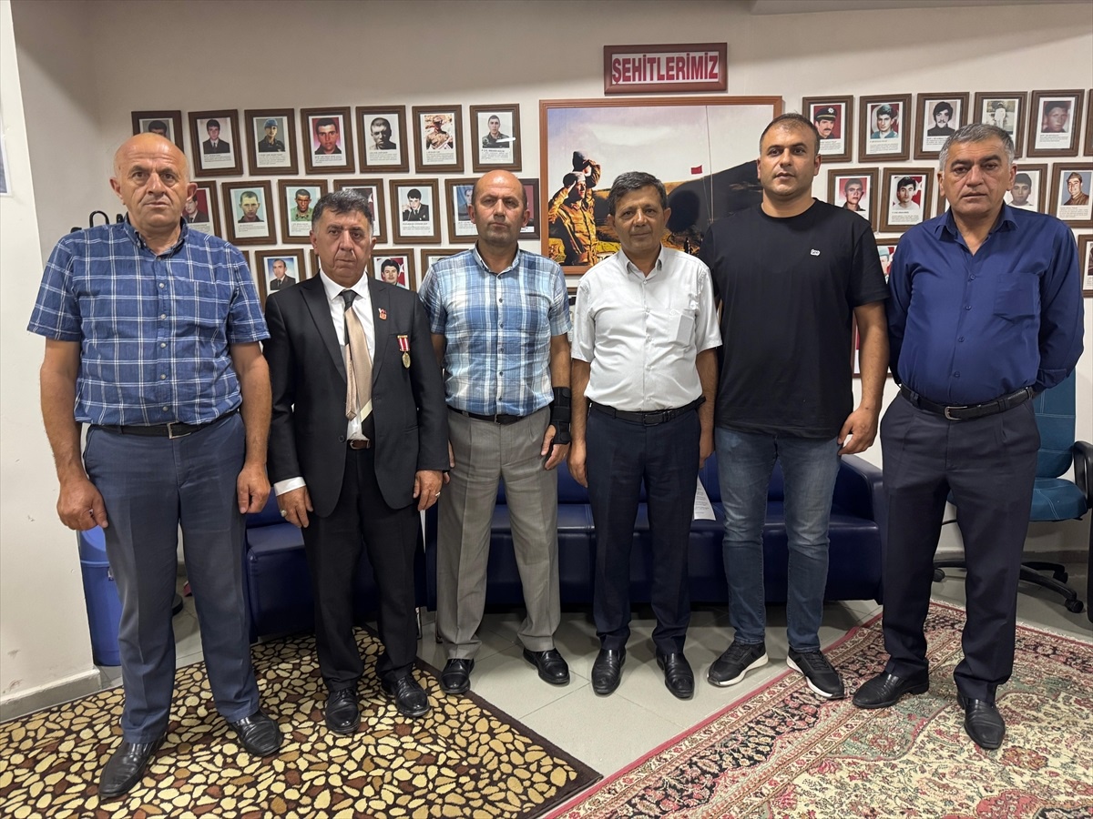 Ardahan Şehit Aileleri Yardımlaşma ve Dayanışma Derneği Başkanı Akçam\'dan "Terörsüz Türkiye" sürecine destek açıklaması Açıklaması