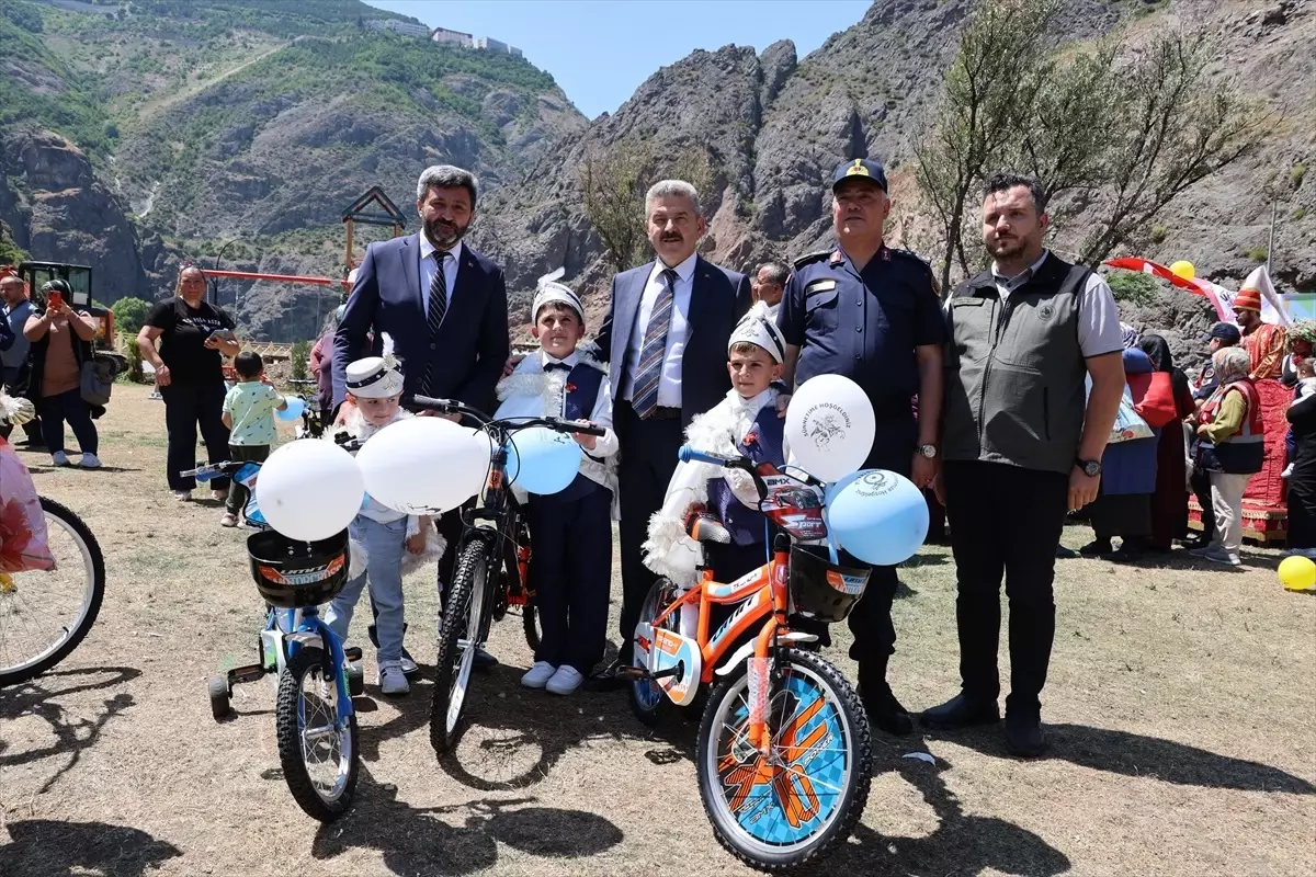 Artvin\'de 18 Çocuk İçin Sünnet Şöleni