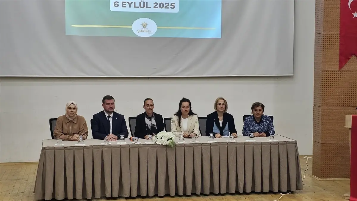 AK Parti Kadın Kolları Toplantısı Artvin\'de Yapıldı