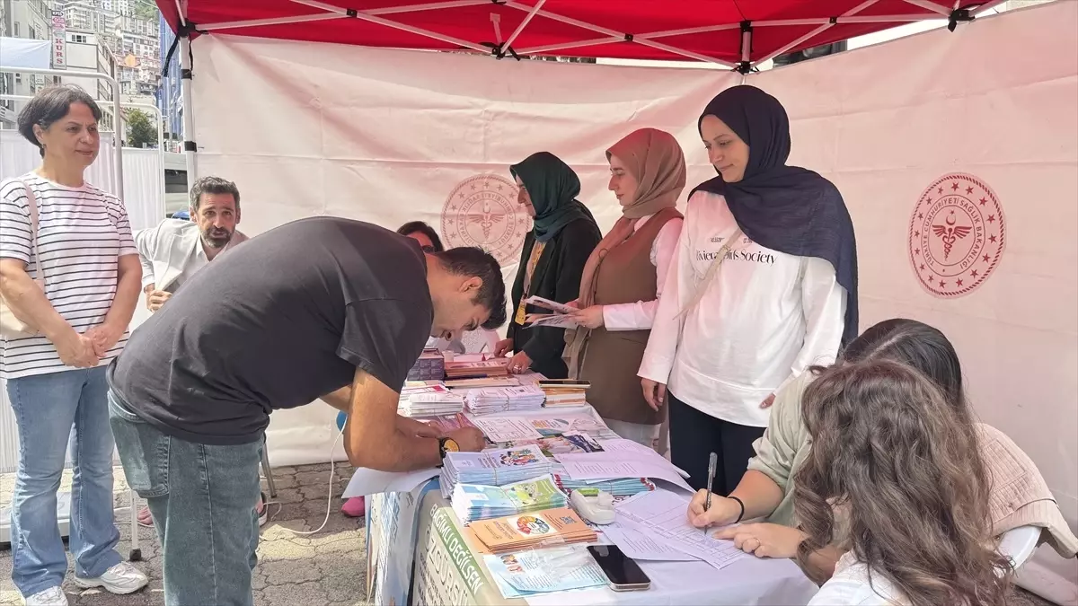 Artvin\'de Dumansız Şehir Yürüyüşü