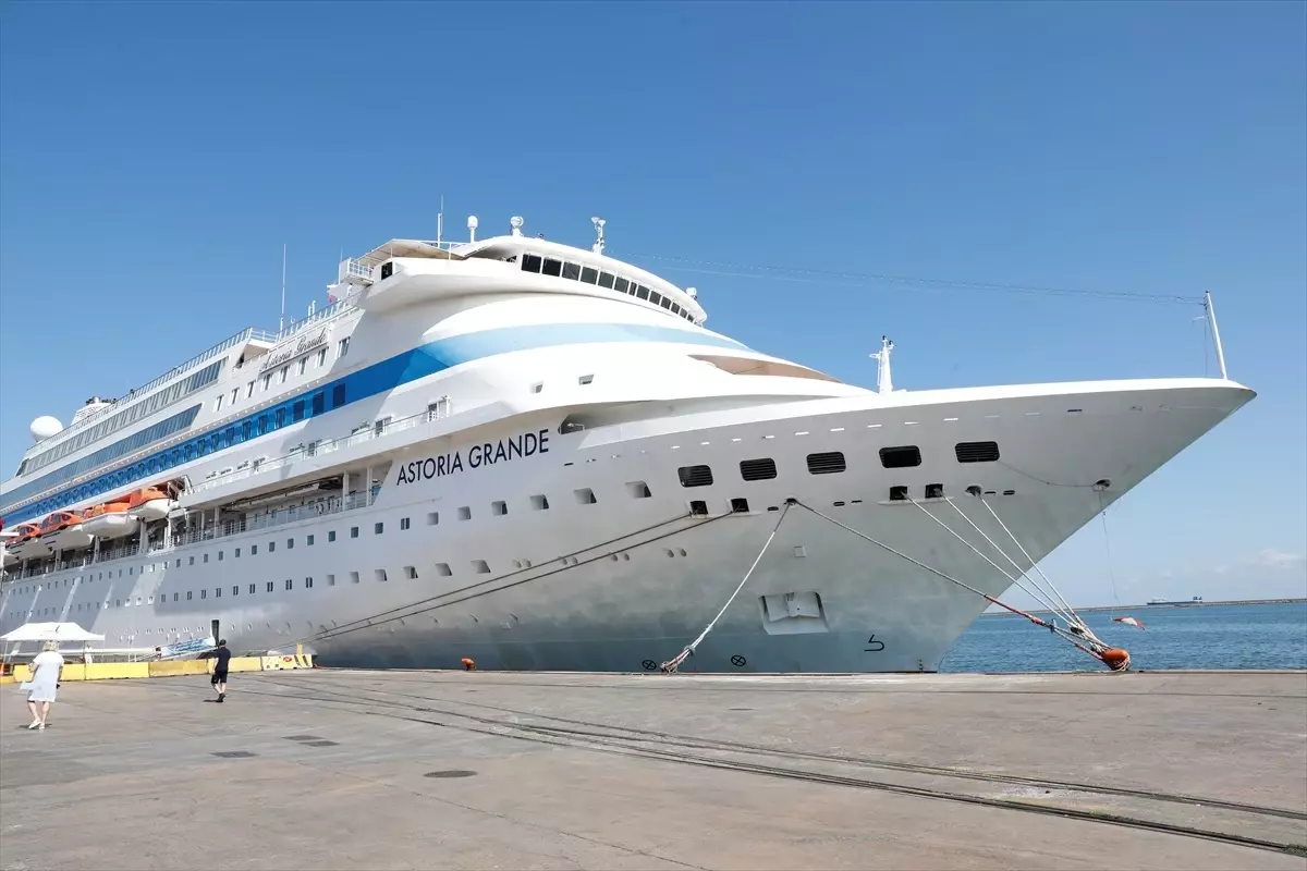 Kruvaziyer Samsun\'a İndi