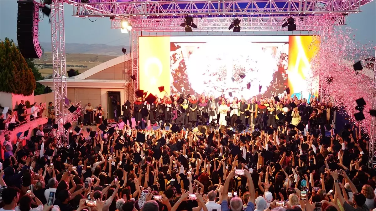 Atılım Üniversitesi Tıp Fakültesi İlk Mezunlarını Verdi