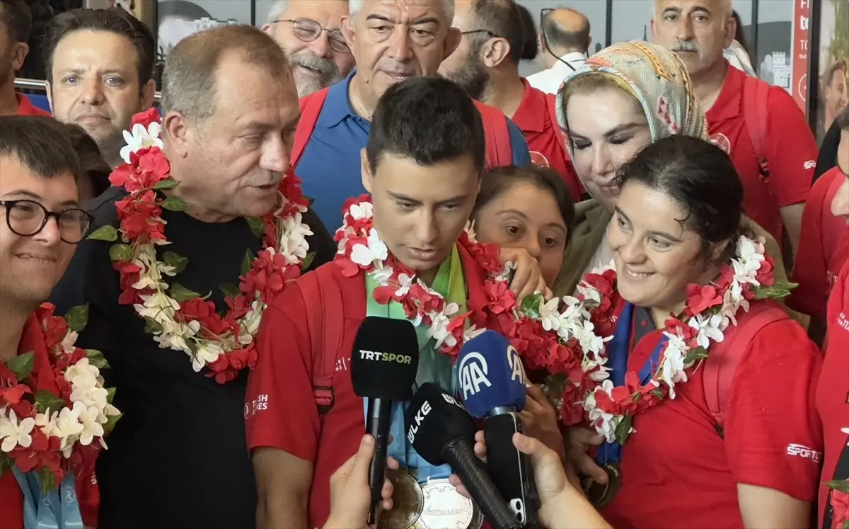 Avrupa Down Sendrom Şampiyonası\'nda 58 madalya kazanan milli sporcular, yurda döndü