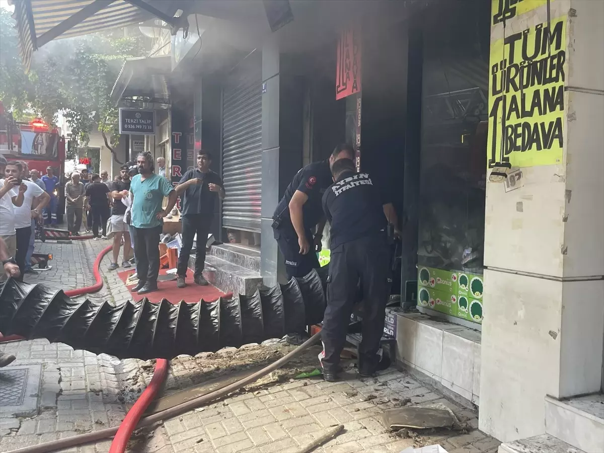Aydın\'da Ayakkabı Dükkanında Yangın