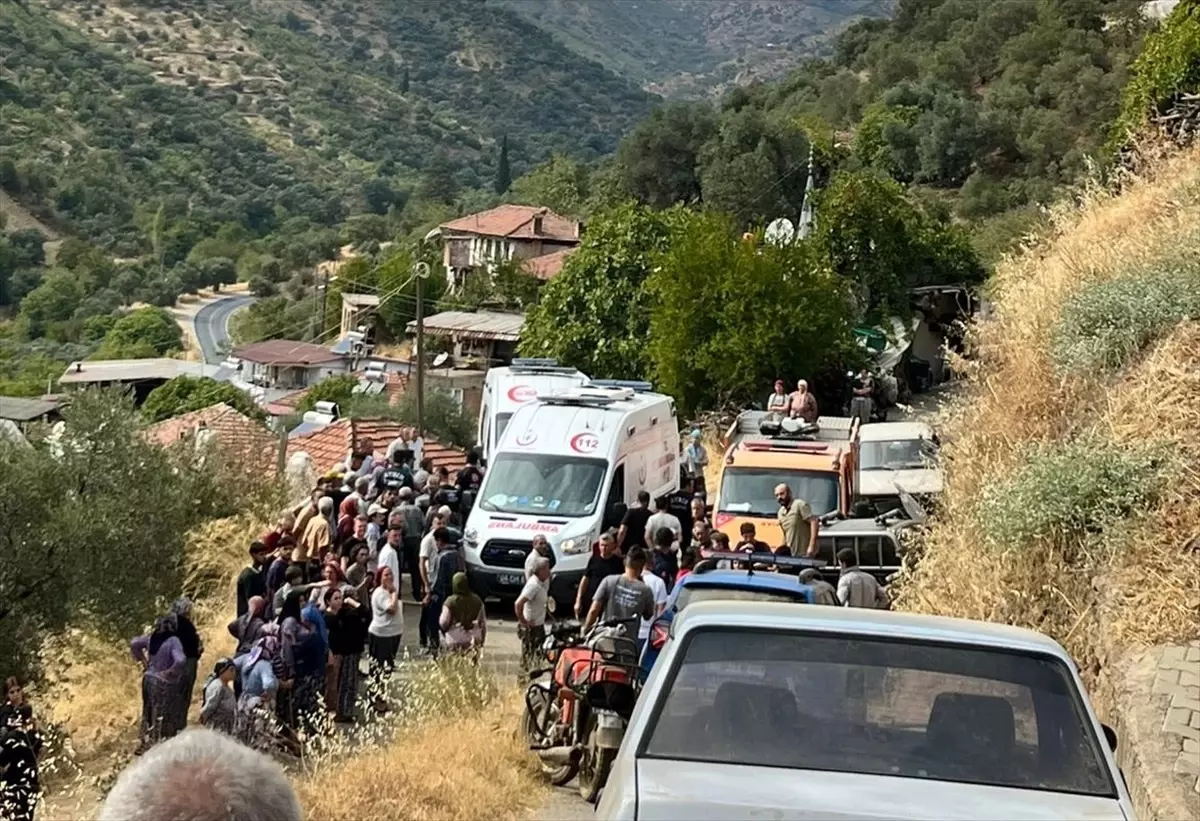 Nazilli\'de Motosiklet Devrildi: 3 Yaralı