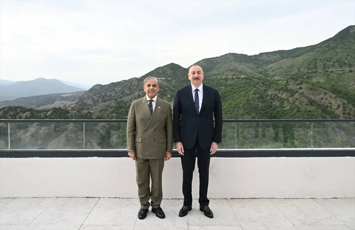 Azerbaycan ve Pakistan liderleri Laçın\'da görüştü