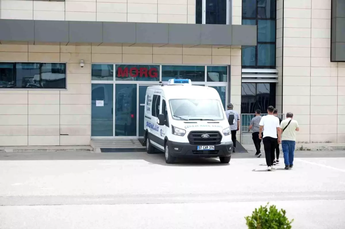 Antalya\'da Baba Cinayeti