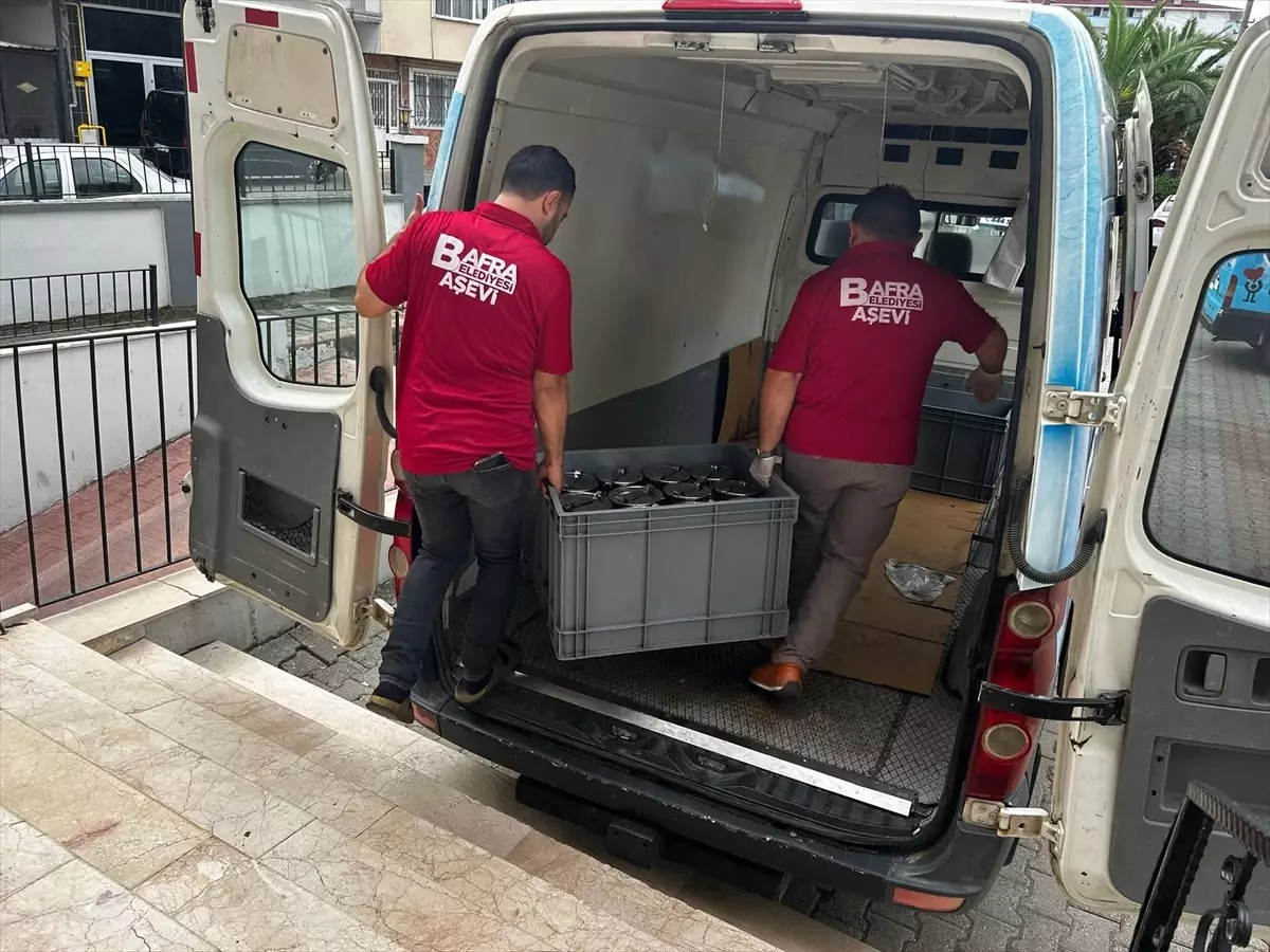 Bafra\'da İhtiyaç Sahiplerine Sıcak Yemek Desteği