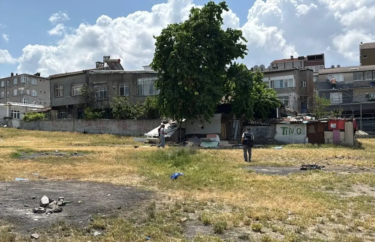Bağcılar\'da Erkek Cesedi Bulundu