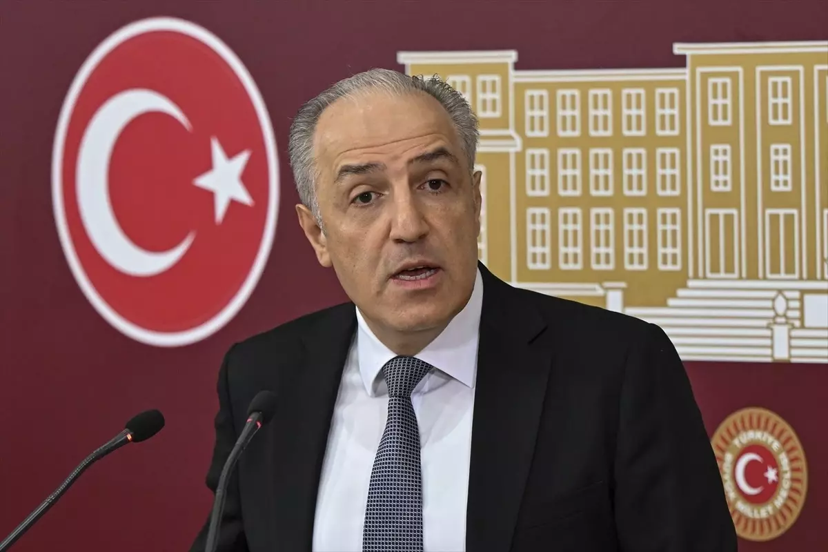 Yeneroğlu\'ndan Yurt Dışındaki Türkler için Komisyon Teklifi