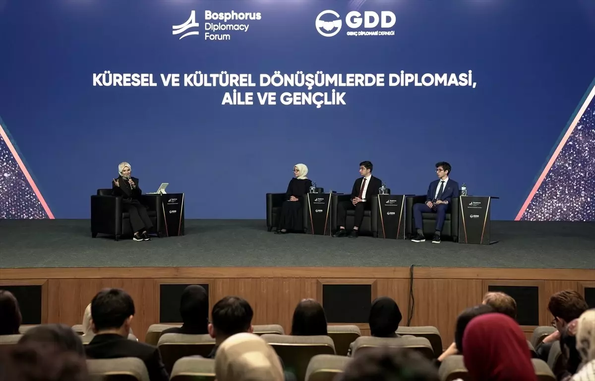 Göktaş, Gençlerle Diplomasi Forumunda Buluştu