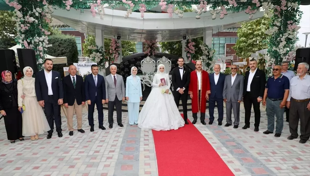Bakan Göktaş Konya\'da Nikah ve Toplantıya Katıldı