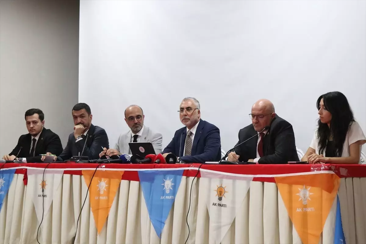 Bakan Işıkhan, Burdur\'da AK Parti İl Danışma Meclisi Toplantısı\'na katıldı Açıklaması
