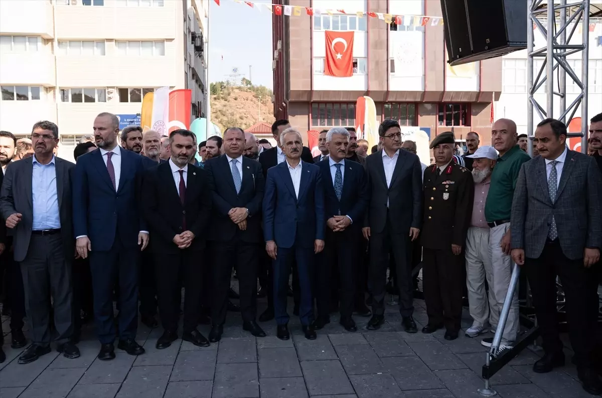 Bakan Uraloğlu, 2025 Postacı Yürüyüş Yarışması Türkiye Finali\'nde konuştu Açıklaması