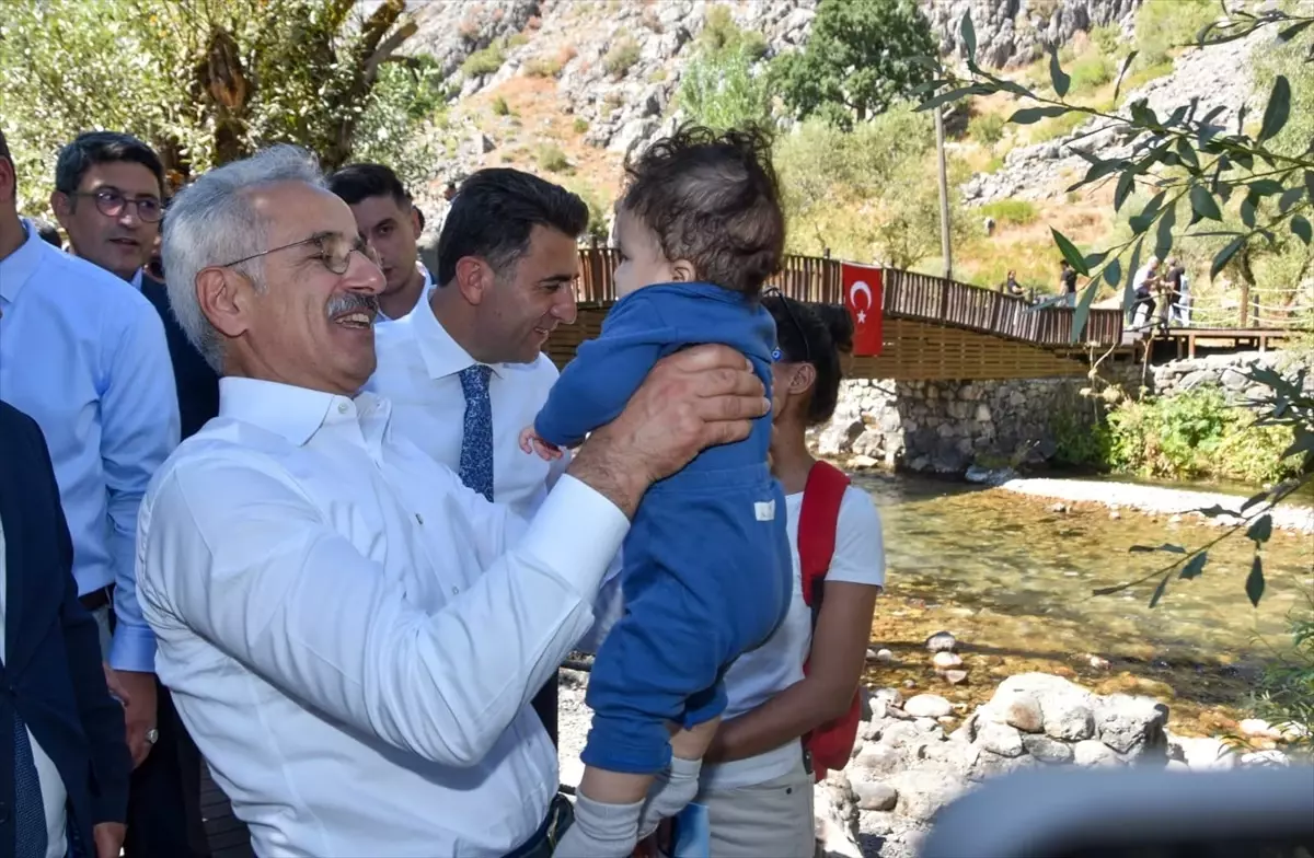 Bakan Uraloğlu Munzur Gözeleri\'ni Ziyaret Etti