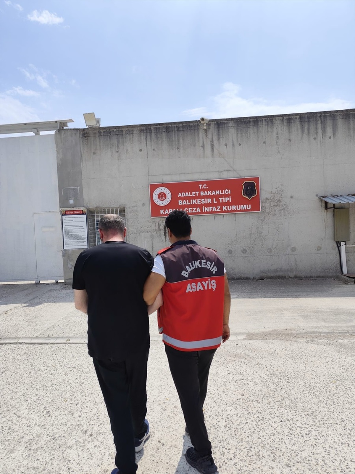 Firari Hükümlü Balıkesir\'de Yakalandı