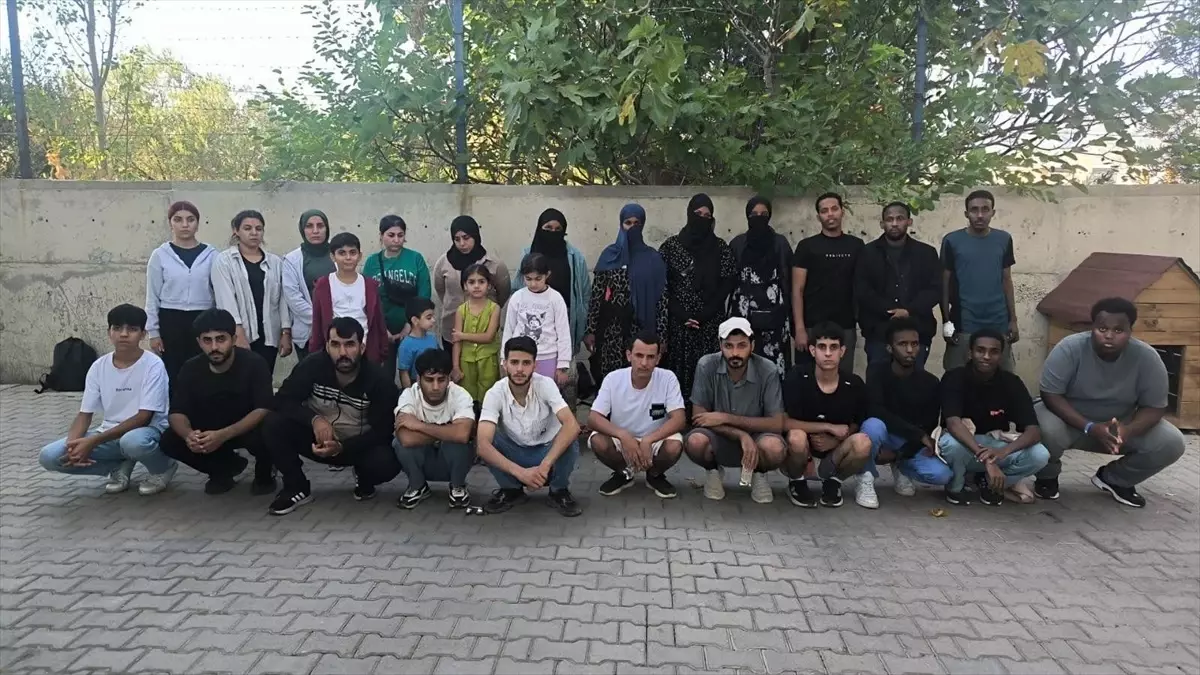Edremit\'te 28 Düzensiz Göçmen Yakalandı