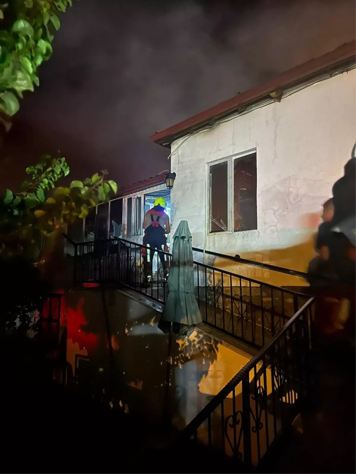 Gömeç\'te Hurdalık Yangını Söndürüldü