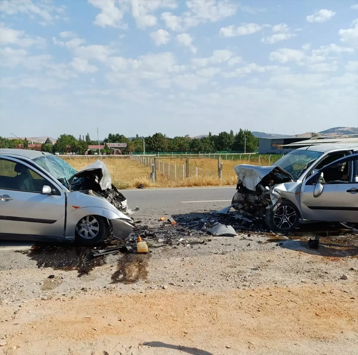 Balıkesir\'de Trafik Kazası: 1 Ölü, 1 Yaralı