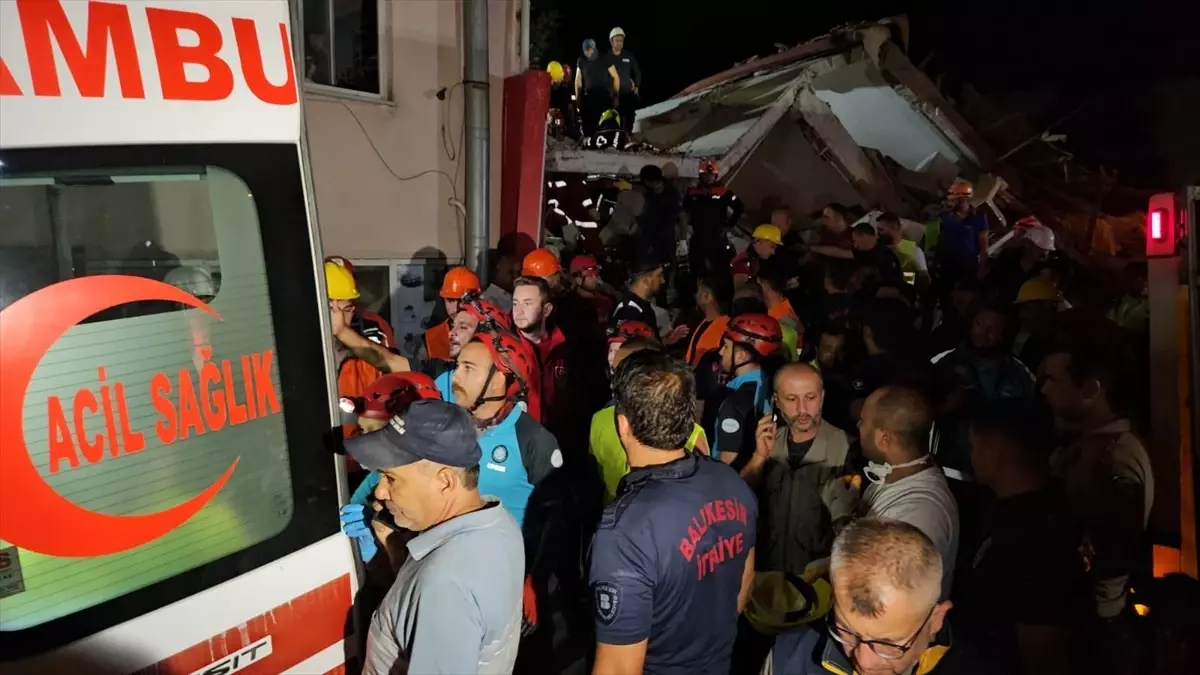 Sındırgı\'da Depremde Bir Kişi Daha Kurtarıldı