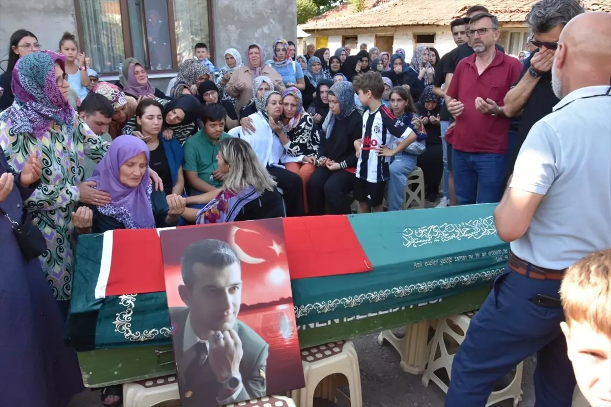 Gönen\'deki Fabrika Yangınında 2 Kişi Hayatını Kaybetti