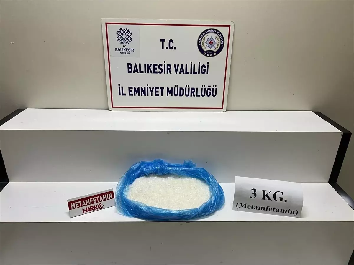 Edremit\'te Uyuşturucu Operasyonu: 3 Kg Ele Geçirildi