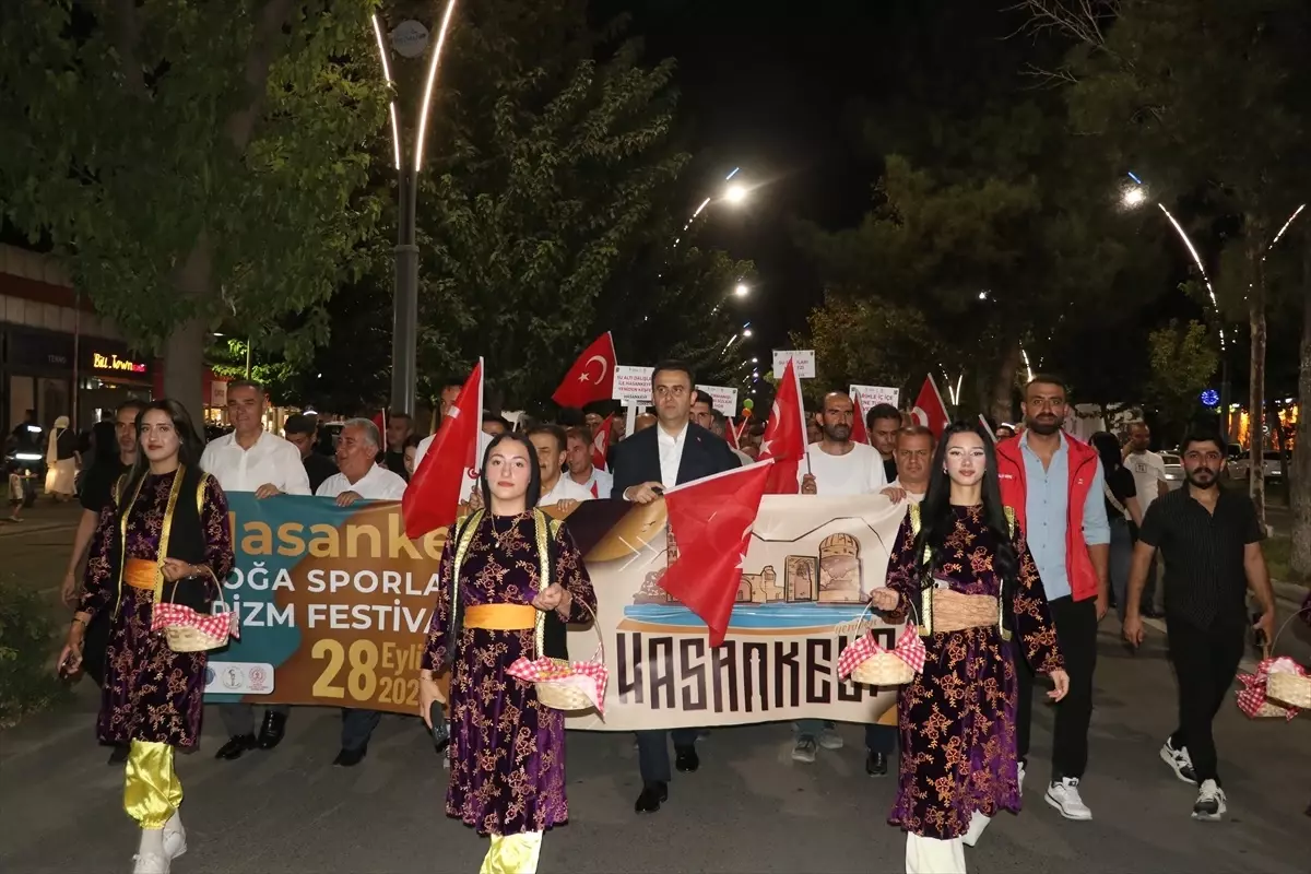 Batman\'da Festival Korteji Düzenlendi