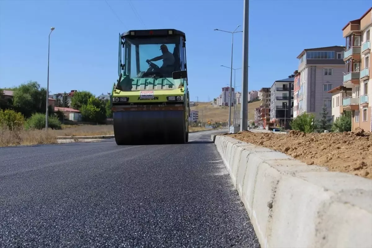 Bayburt\'ta Asfalt ve Kaldırım Yenileme Çalışmaları