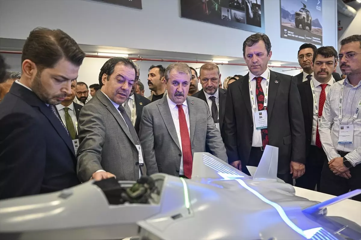 Destici IDEF 2025 Fuarı\'nı Ziyaret Etti