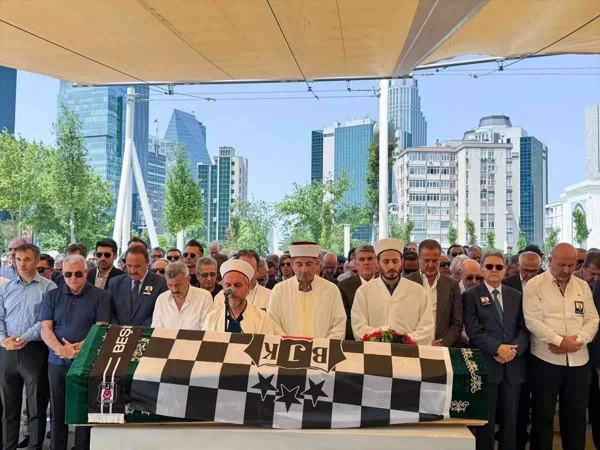 Beşiktaş\'ın Eski CEO\'su Uğur Gökhan Sarı Son Yolculuğuna Uğurlandı