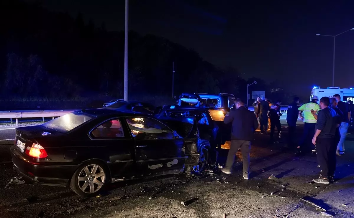 Beykoz\'da Zincirleme Kazada 7 Yaralı