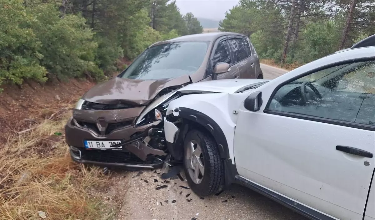 Bilecik\'te Trafik Kazası: 3 Yaralı
