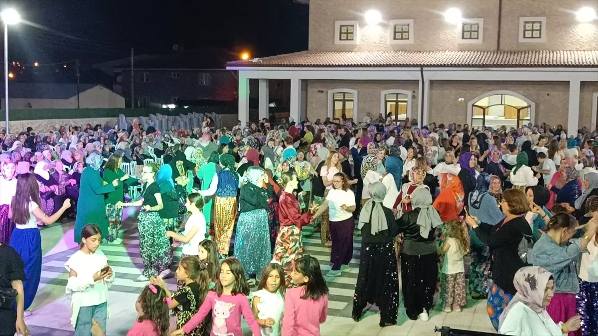Pazaryeri\'nde Şalvar Gecesi Coşkusu